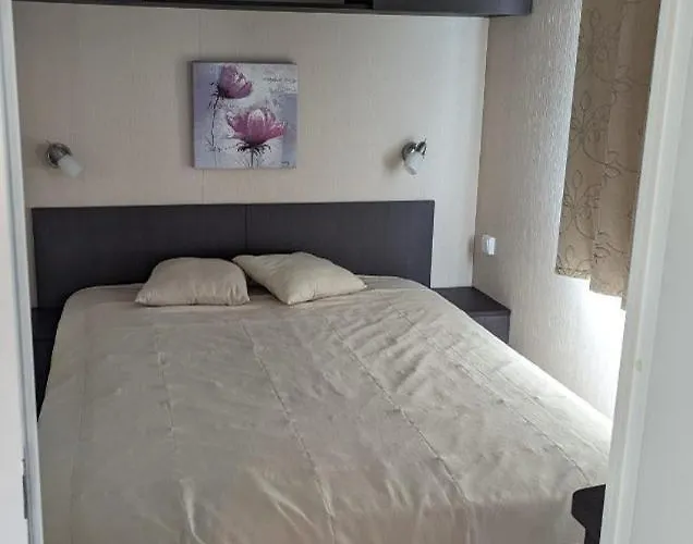 Mobil-home Grand Confort Camping *